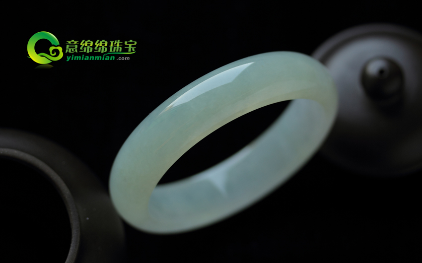 翡翠a货手镯价格怎么评价 不明白的进来瞧瞧  第2张