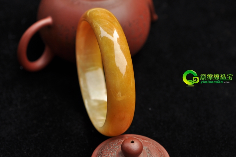 黄翡A货玉手镯 鲜活灵动令人心旷神怡  第2张