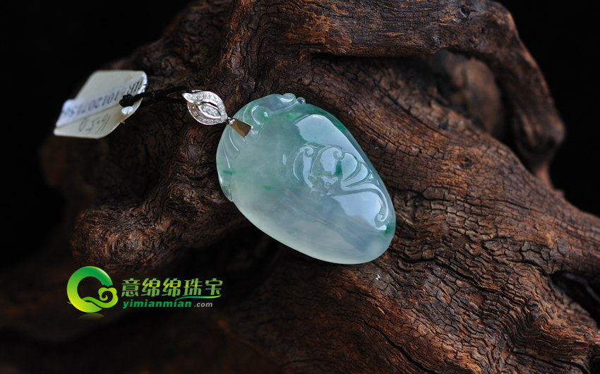 翡翠莹润清亮灵动诱人 那么影响翡翠透明度的要素有哪些  第2张