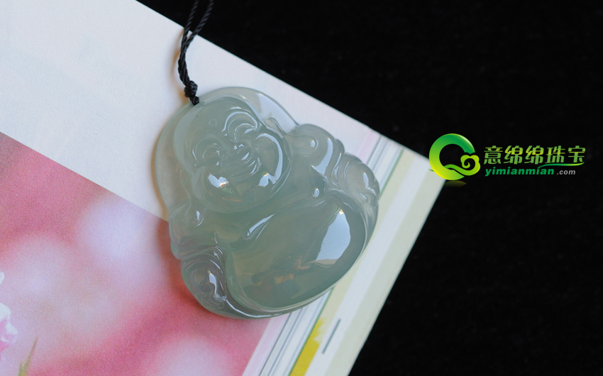 翡翠种田 油青翡翠通透莹翠 健康吉利人们佩带的不错之选  第3张
