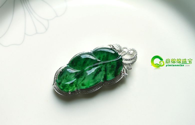 翡翠有多少种颜色 色彩斑斓展示异乎寻常的风貌 五光十色各领风骚数百年   第1张