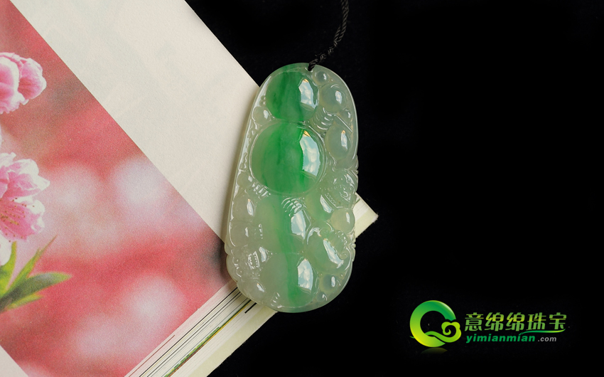翡翠玛瑙各有异样的美 咱们一起来看看翡翠和玛瑙的差异  第1张