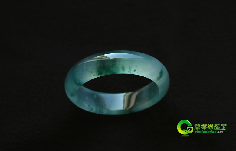 精妙绝伦高级翡翠手镯 东方女子腕上动听的风景线