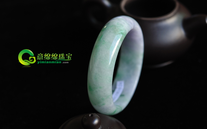 翡翠手镯按色彩来选购 哪些最有特征  第3张