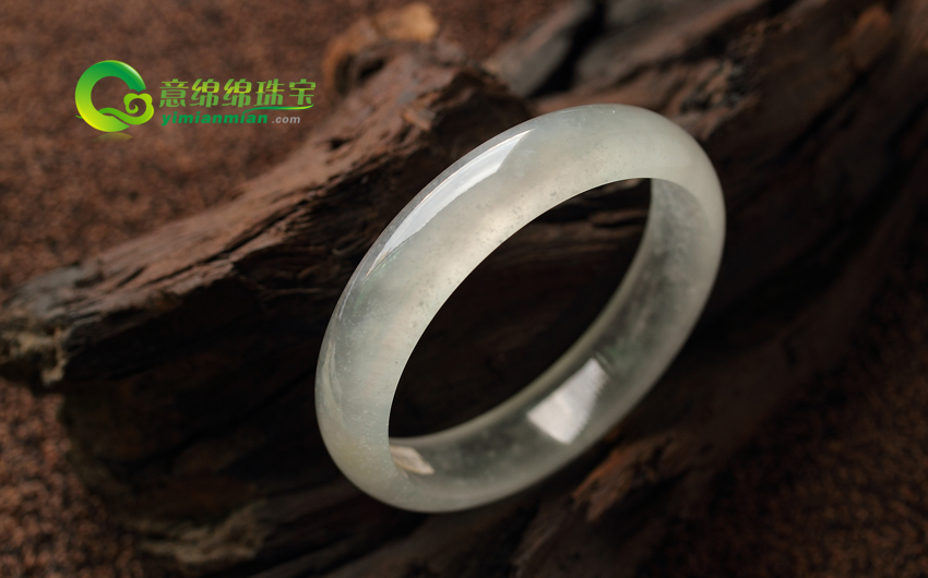 翡翠手镯按色彩来选购 哪些最有特征  第4张