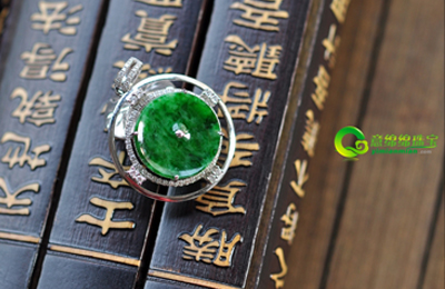 吉利安全缅甸天然翡翠安全扣 倾碧流媚赠送爱侣之佳品  第2张