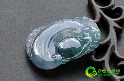 缅甸老坑飘花翡翠：发出浓艳的光泽 透着美丽与奥秘  第2张