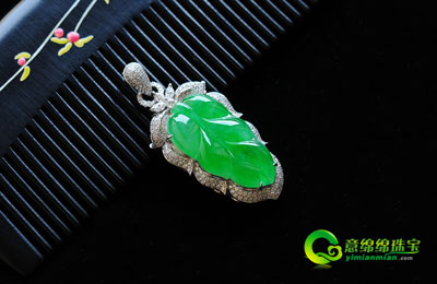 时髦华贵天然翡翠 更增现代女性正经秀雅之姿  第1张