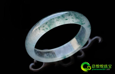 高雅的翡翠饰品 充溢灵动之美  第2张