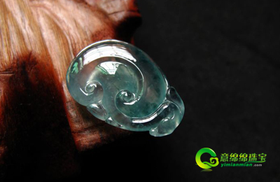 飘花翡翠满意挂件 显示浓艳纯洁之美  第2张