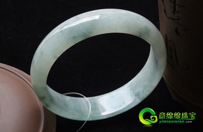 缅甸飘花翡翠手镯 白领丽人的独爱  第2张