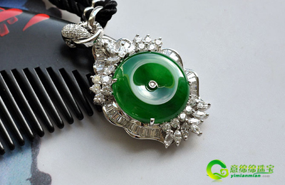 天然翡翠镶嵌安全扣 标志着安全夸姣  第2张