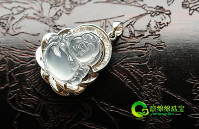 翡翠首饰温润典雅 平常留意保养  第2张