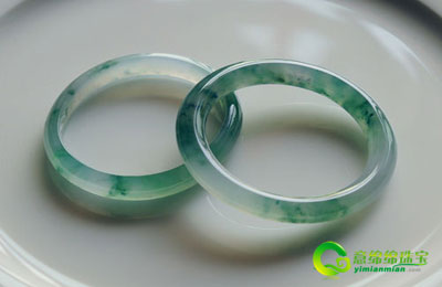 冰种缅甸翡翠 手镯安全扣 尊贵美丽护身佑体  第2张