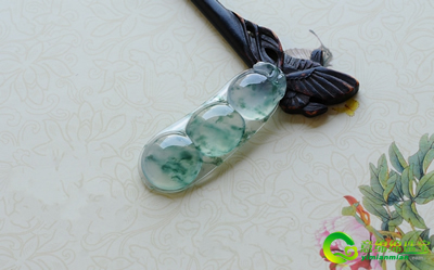 翡翠饰品受人钟意 入门级的鉴赏关键需注意  第1张