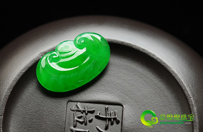 怎么选择翡翠安全扣 安全扣的涵义 安全扣的戴法  第2张