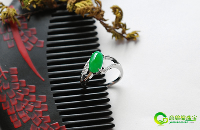 怎么选择翡翠安全扣 安全扣的涵义 安全扣的戴法  第3张