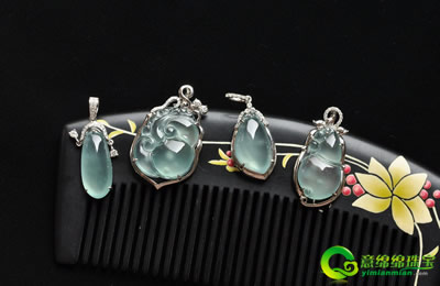 翡翠蓝水的特色和赏识购买时的关键把握  第2张