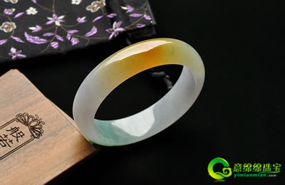  品鉴翡翠手镯之成色  第2张