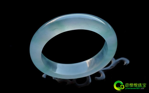 缅甸A货玻璃种翡翠镯子 完美极致经典传承  第2张