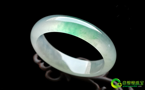 你不可不重视佩戴翡翠的优点  第3张