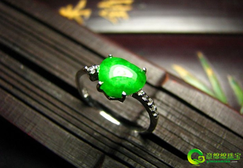 缅甸翡翠的特色及效果 出资保藏必备常识  第2张
