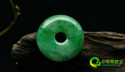 教你翡翠安全扣的正确戴法  第2张