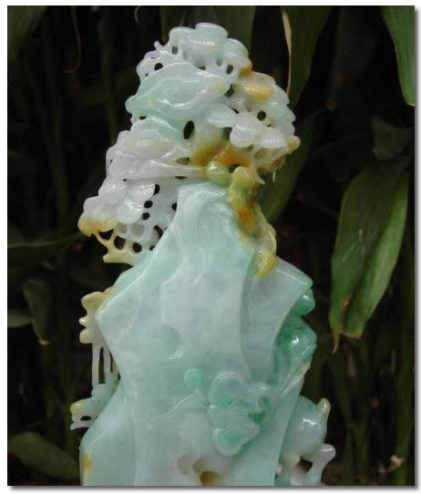 缅甸翡翠摆件-亮丽灵润雕工精美绝伦  第1张