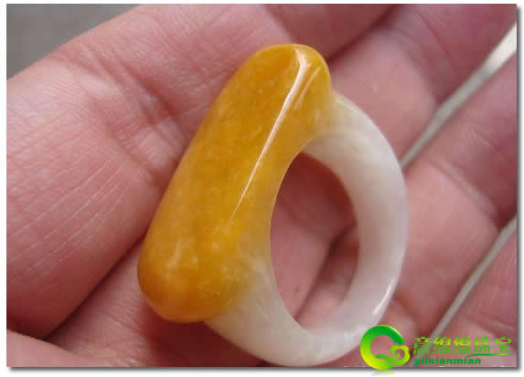 缅甸翡翠戒指能保平安吉利富有长命  第2张