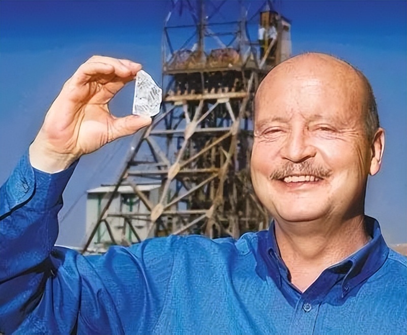 中国富豪们的珠宝保藏：3.08亿尖端蓝钻，4.9亿天价粉钻…  第19张