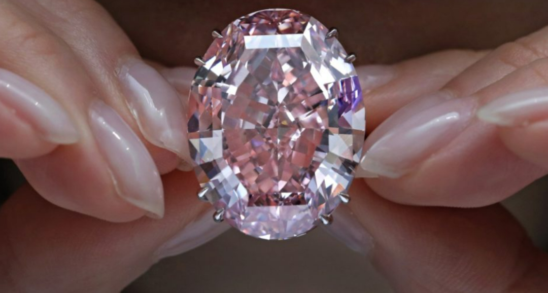 中国富豪们的珠宝保藏：3.08亿尖端蓝钻，4.9亿天价粉钻…  第22张