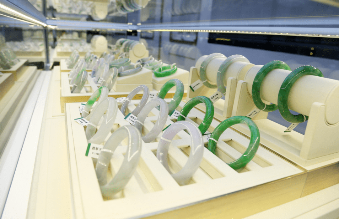 2022嘉德春拍两件千万级翡翠成交，高端翡翠成绝佳出资品  第5张