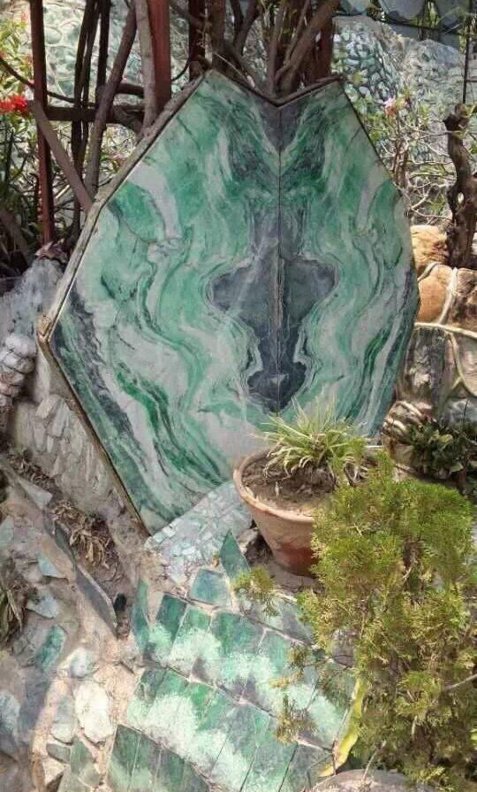 史上最固执玩法：价值百亿翡翠原石就拿来盖了套房子  第8张