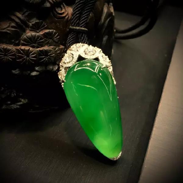 翡翠带久了发黄的原因是什么？  第5张