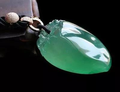 翡翠怎样买才合算？不明白这个会吃大亏……  第3张