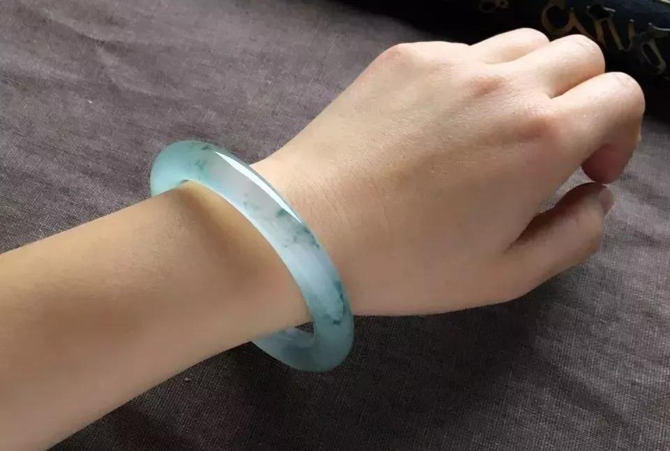 翡翠怎样买才合算？不明白这个会吃大亏……  第6张