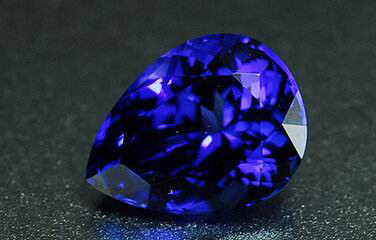 宝石界最稀有的宝石‘坦桑蓝石’ 连蓝宝石都沦为它的仿制品  第5张
