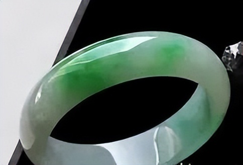 冰种翡翠手镯的价格行情怎么？  第4张