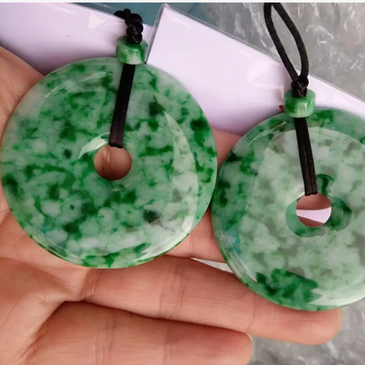 “花青”种翡翠是什么样的？这篇文章告知你  第2张