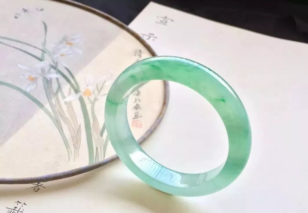 翡翠又提价了？价格飙升背面的本相  第3张