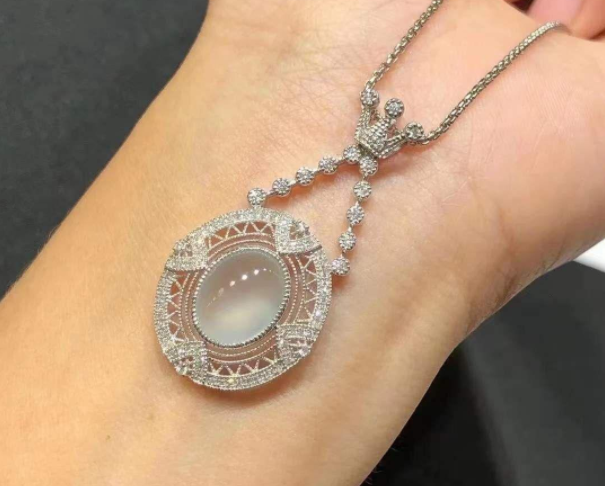 翡翠收回多少钱一克  第3张