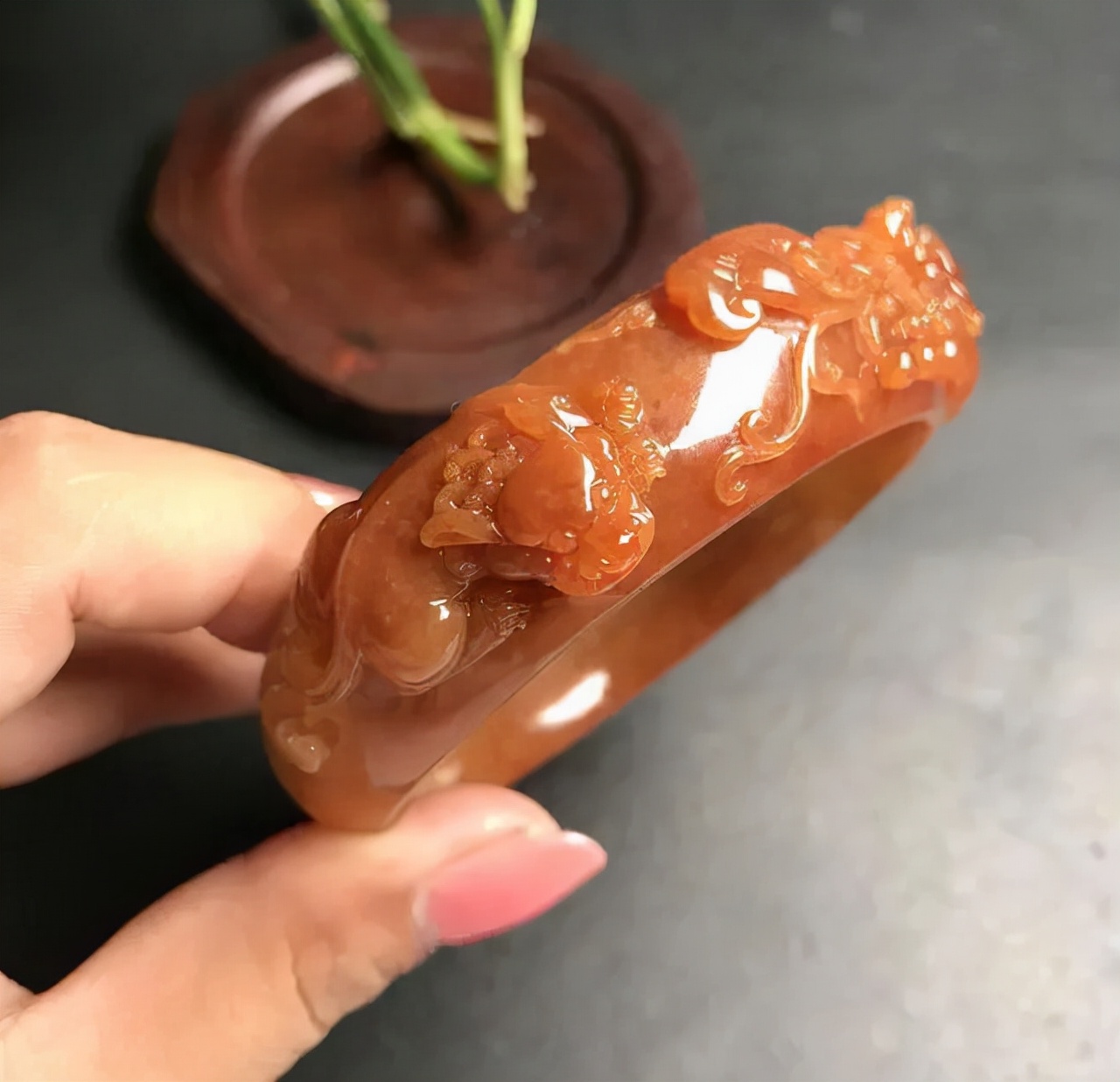 盘点7种冷门的翡翠手镯样式，第5种是宋美龄的独爱  第6张