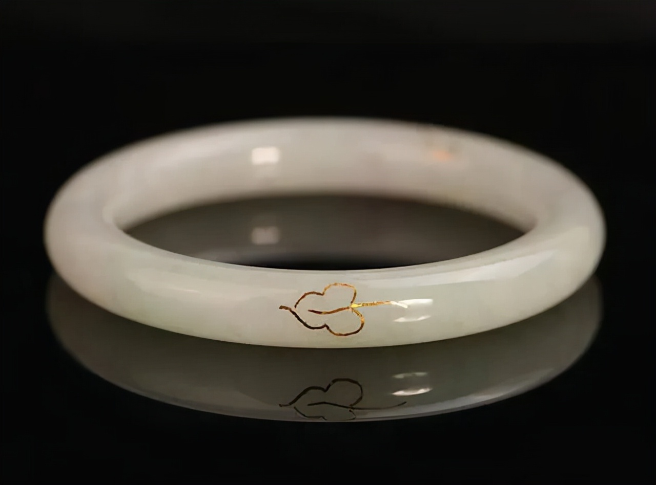 盘点7种冷门的翡翠手镯样式，第5种是宋美龄的独爱  第7张