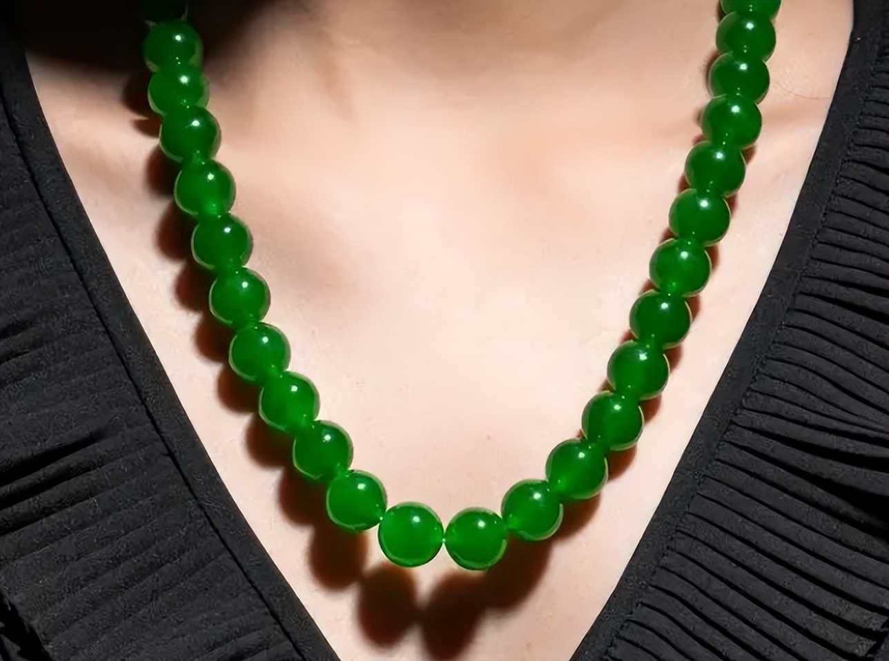 翡翠的最新价值排名曝光！最值钱的居然是它  第6张