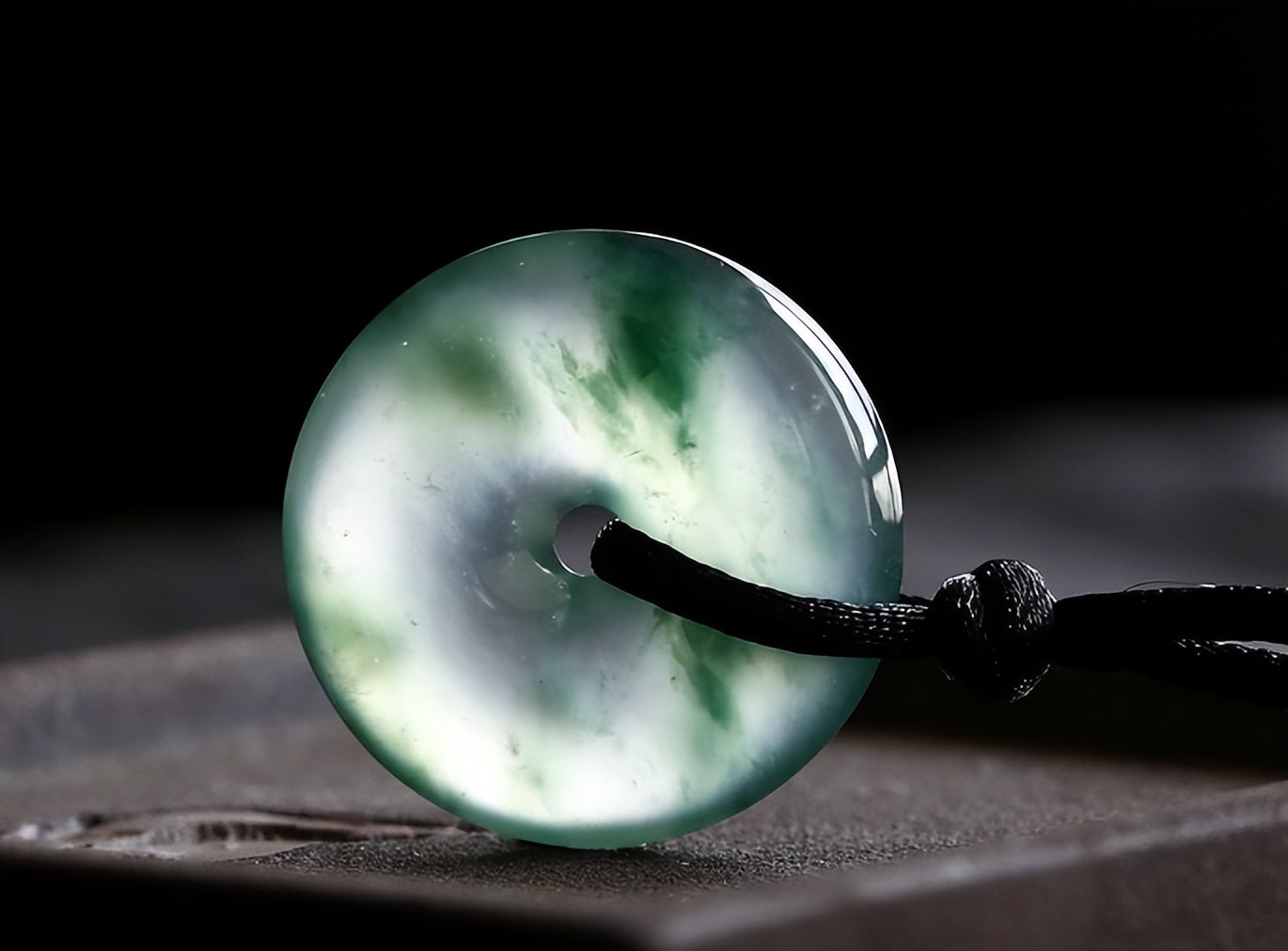 翡翠的最新价值排名曝光！最值钱的居然是它  第8张