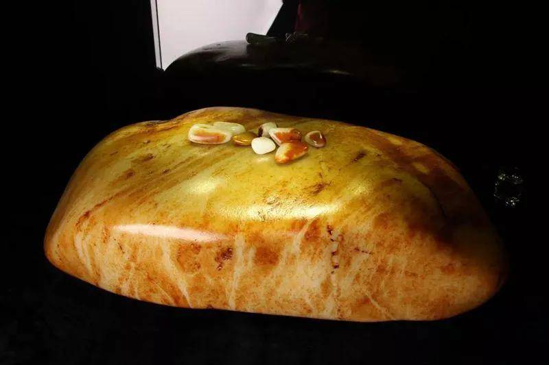 和田玉商场最终的绝唱？现在大块的子料还能不能买？  第5张