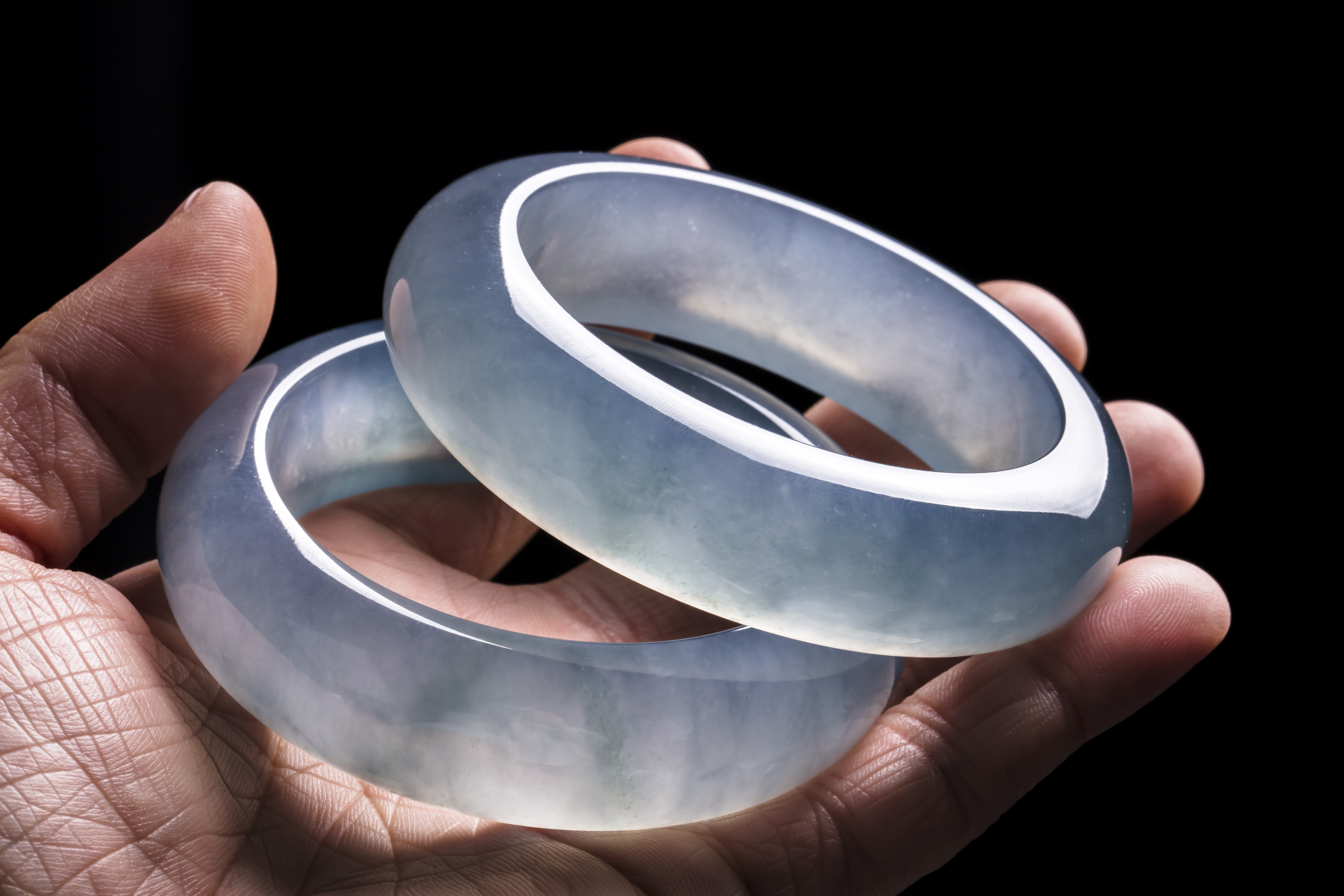 很多的翡翠里，最保值的是手镯？  第3张