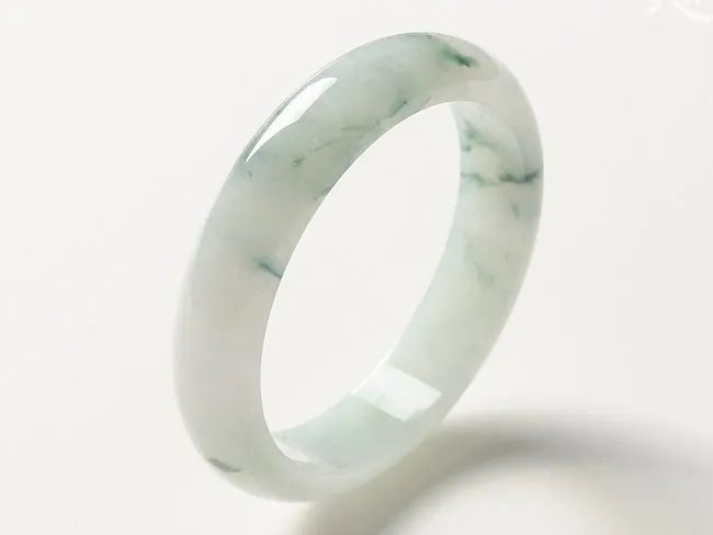 翡翠飘花和飘绿有什么区别，哪种价值更高？  第4张