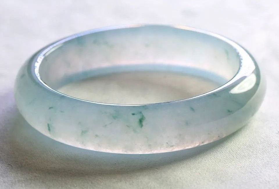 翡翠飘花和飘绿有什么区别，哪种价值更高？  第10张