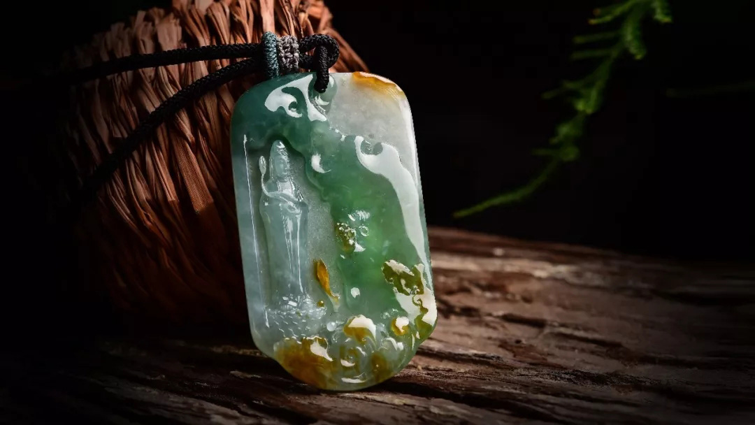 俏色巧雕,他把多色翡翠料子玩得别有神韵! 第6张